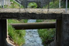 Ooapas interviene filtración bajo vialidad y puente en la colonia Félix Arreguín, Morelia